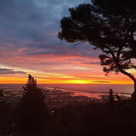 Vue Exceptionnelle Mont St Clair Vila *